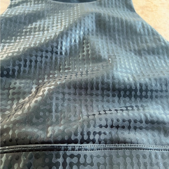 Peloton show up digital foil high neck bra - Picture 3 of 4